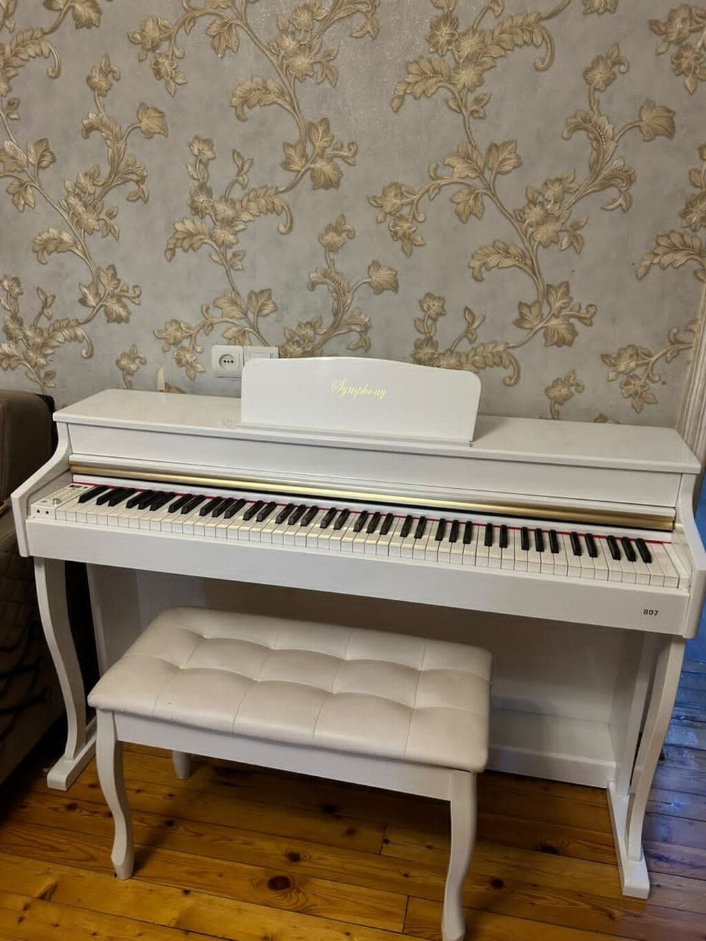 Piano tezedir demek olar 1400₼ satilir .Alinib 2200₼ .Unvan Buzovna