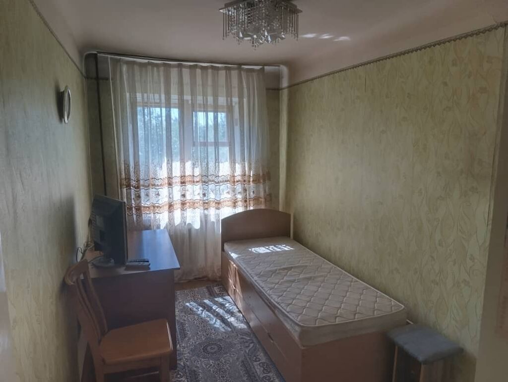 2 комнаты, 40 м², Азия Молл Хрущевка, 3 этаж, Старый ремонт: фото 4