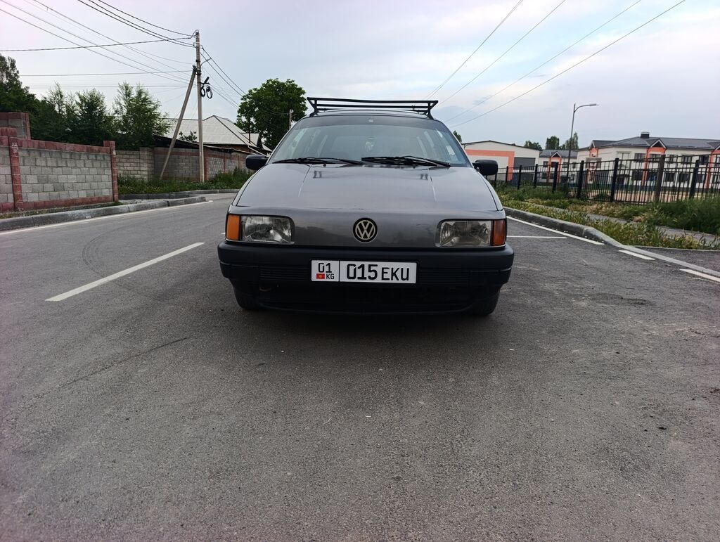 Volkswagen Passat: 1990 г., Универсал: фото 3