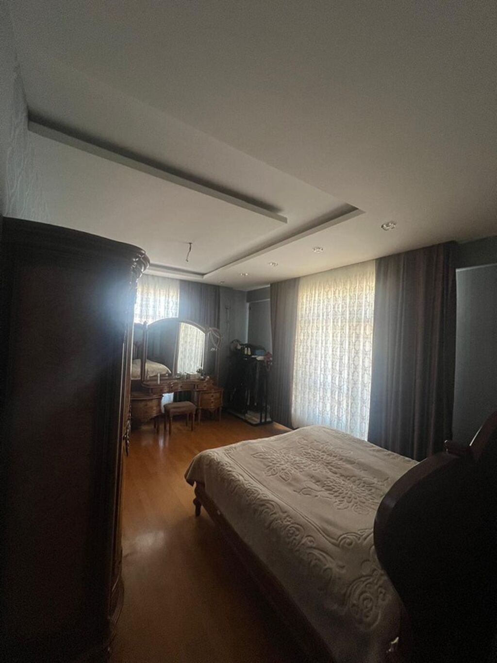 Bakı, Yasamal, 3 otaqlı, Köhnə tikili, m. İnşaatçılar, 136 kv. m