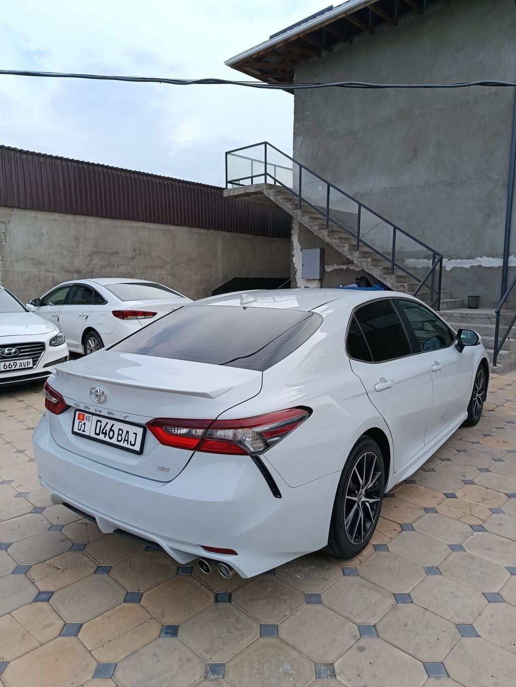 Toyota Camry: 2021 г., 2.5 л, Автомат, Бензин, Седан: фото 4
