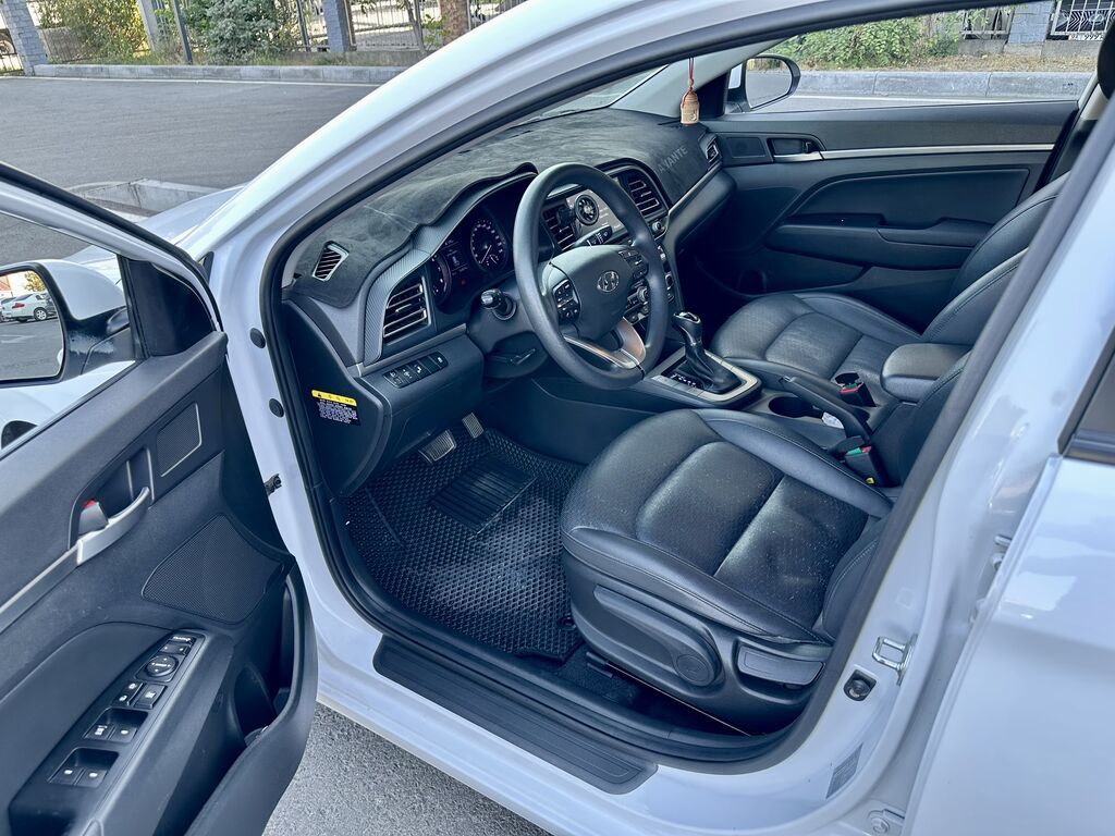 Hyundai Avante: 2019 г., 1.6 л, Автомат, Бензин, Седан: фото 6