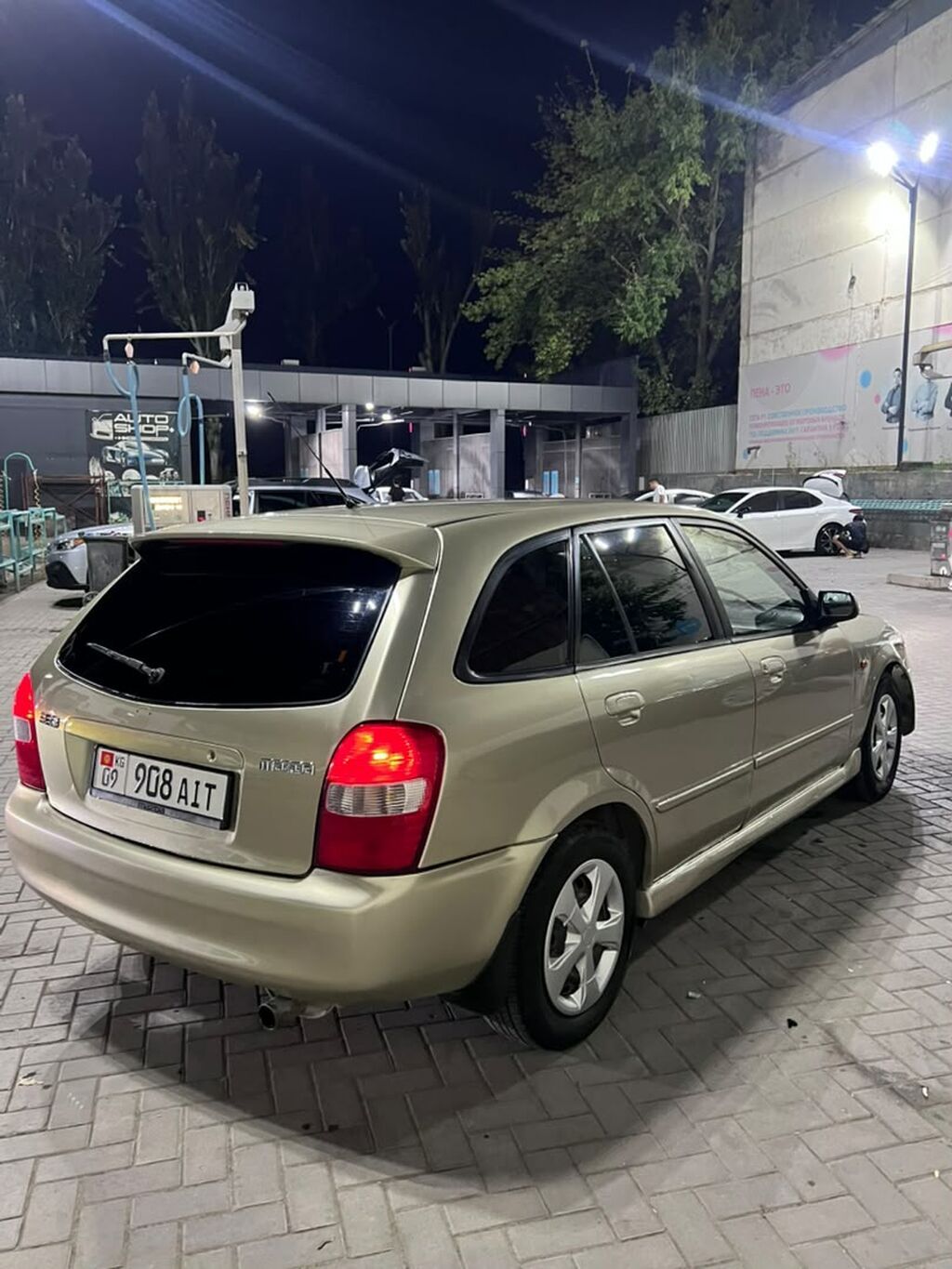 Mazda 323: 2003 г., 1.6 л, Автомат, Бензин, Хэтчбэк: фото 5