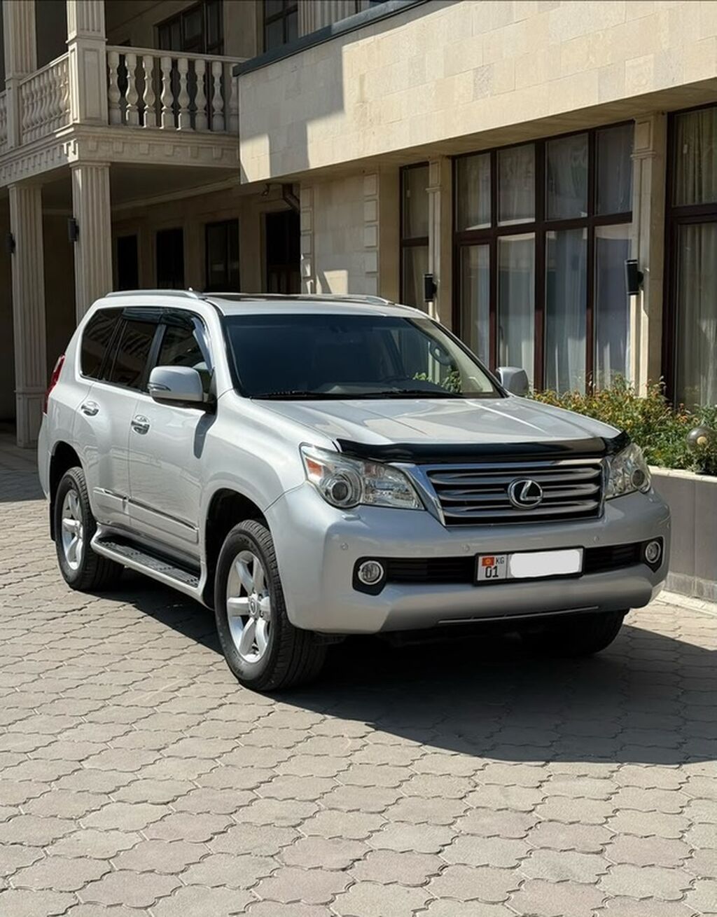 Lexus GX: 2010 г., 4.6 л, Автомат, Бензин, Внедорожник: фото 2