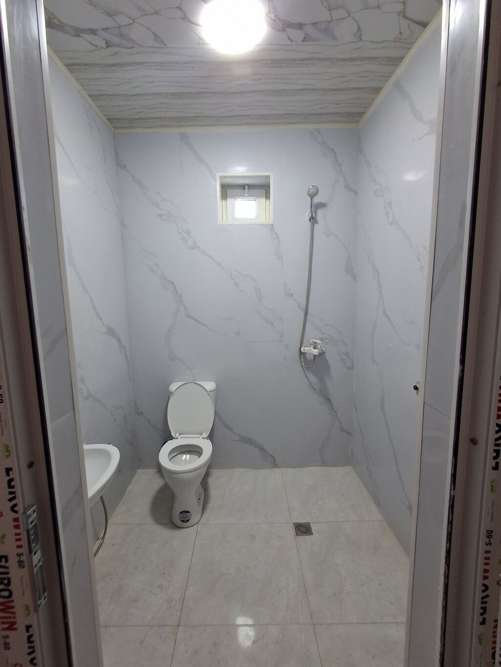 86 kv. m, 3 otaqlı, Kommunal xətlər qoşulmayıb