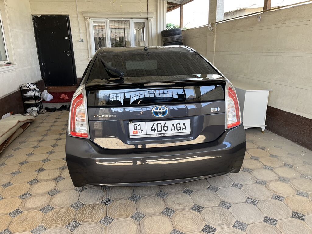 Toyota Prius: 2013 г., Вариатор, Гибрид, Хэтчбэк: фото 2
