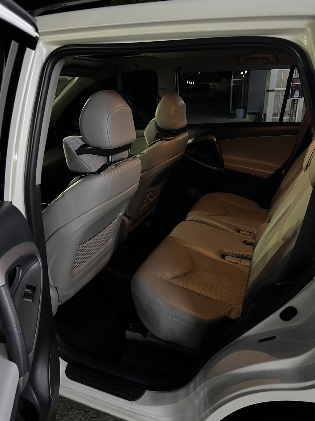 Toyota RAV4: 2008 г., 2.4 л, Автомат, Бензин, Кроссовер: фото 8