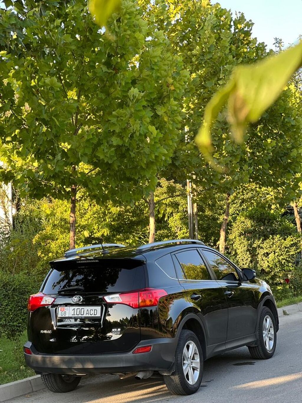 Toyota RAV4: 2013 г., 2.5 л, Автомат, Бензин, Кроссовер: фото 3
