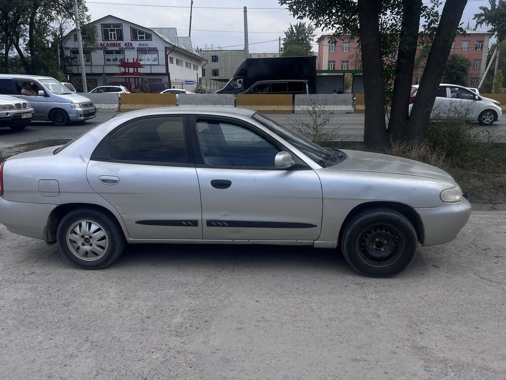 Daewoo Nubira: 1998 г., 1.8 л, Механика, Бензин, Седан: фото 2