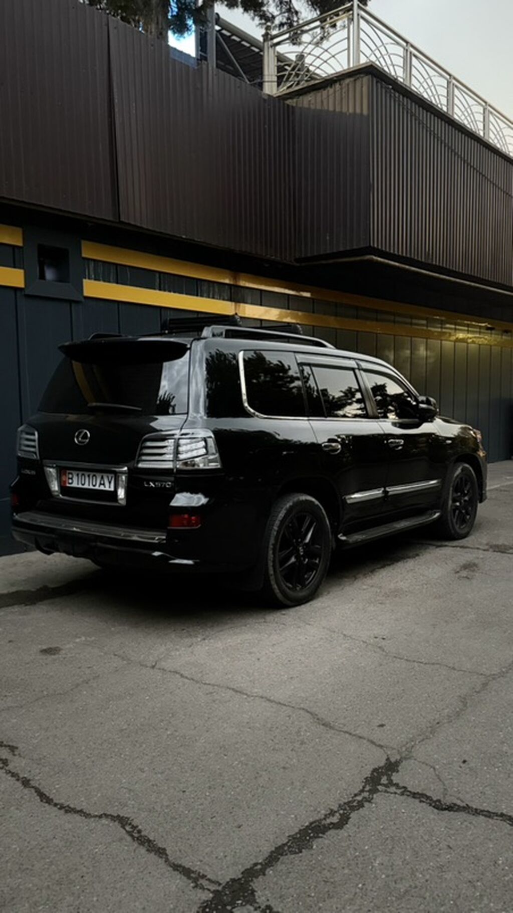 Lexus LX: 2008 г., 5.7 л, Внедорожник: фото 2