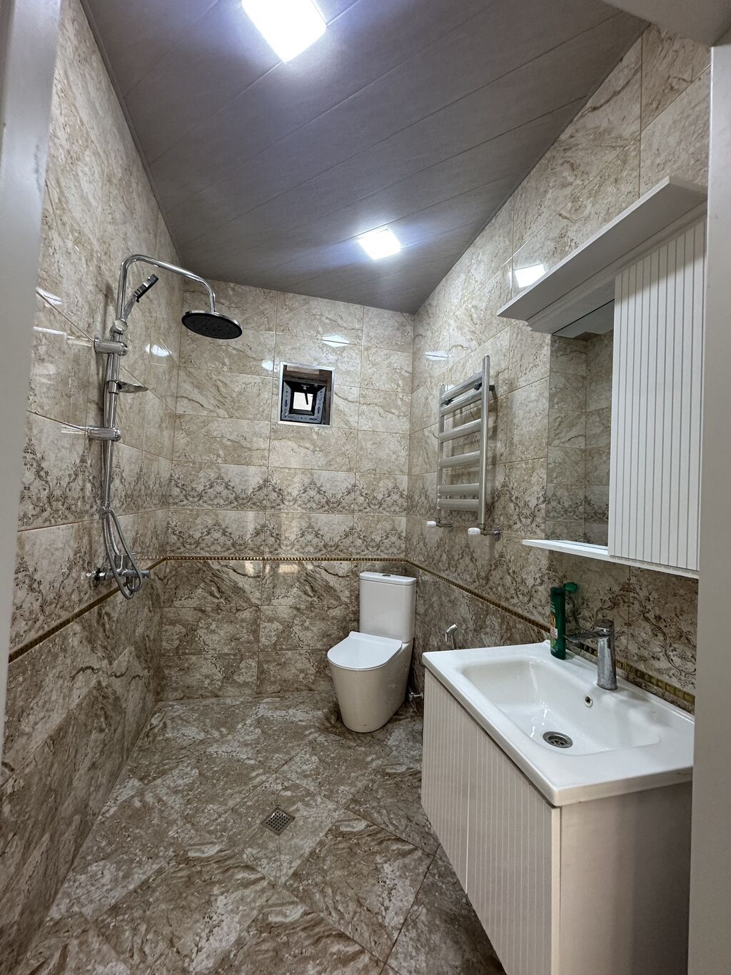 Saray, 115 kv. m, 3 otaqlı, Hovuzsuz, Qaz, Su, İnternet
