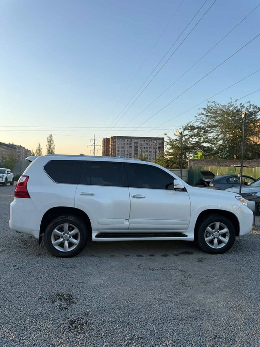 Lexus GX: 2010 г., 4.6 л, Автомат, Бензин, Внедорожник: фото 3