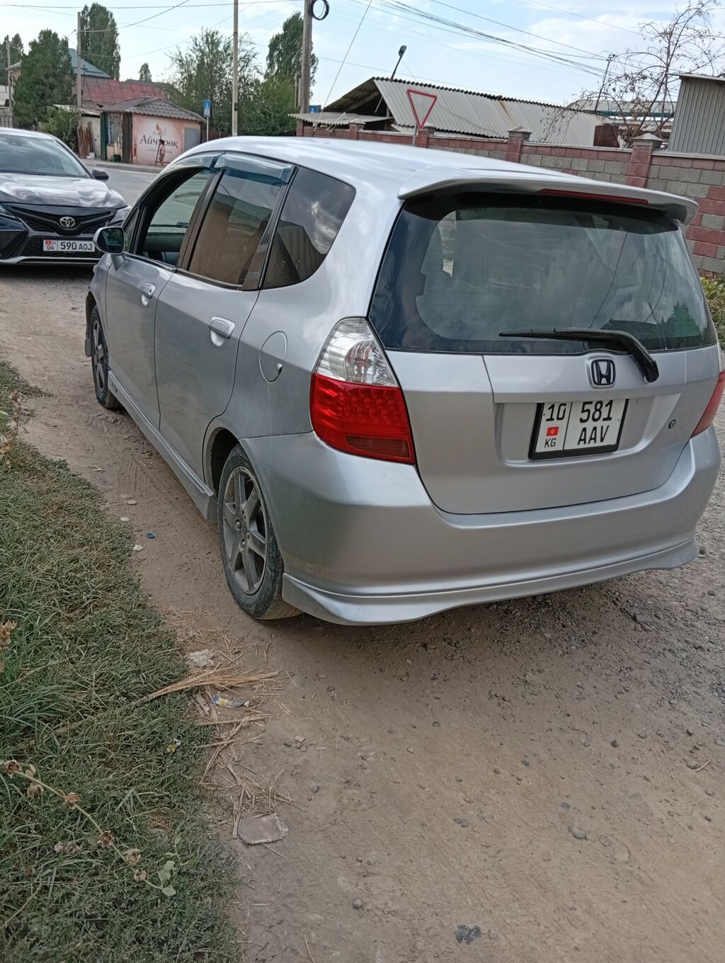 Honda Fit: 2002 г., 1.5 л, Вариатор, Бензин, Седан: фото 3
