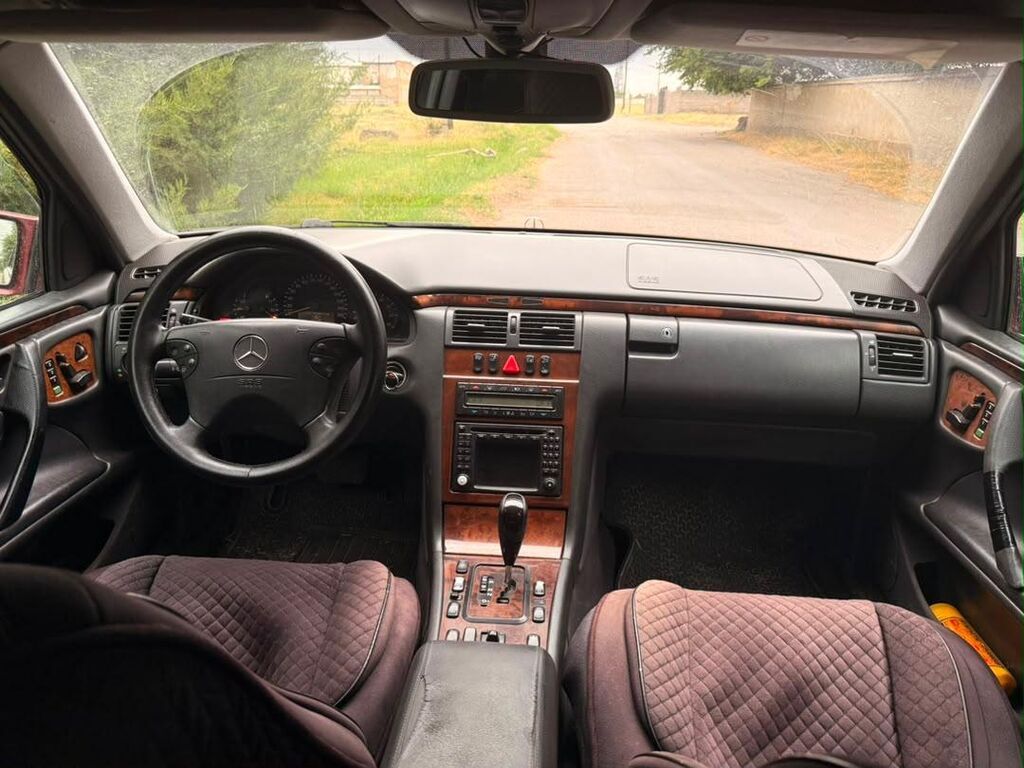 Mercedes-Benz E-Class: 2001 г., 4.3 л, Автомат, Бензин, Седан: фото 7