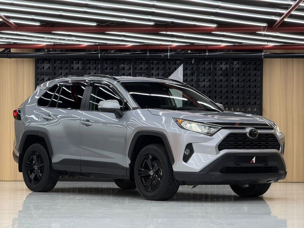 Toyota RAV4: 2019 г., 2.5 л, Автомат, Бензин, Кроссовер: фото 2