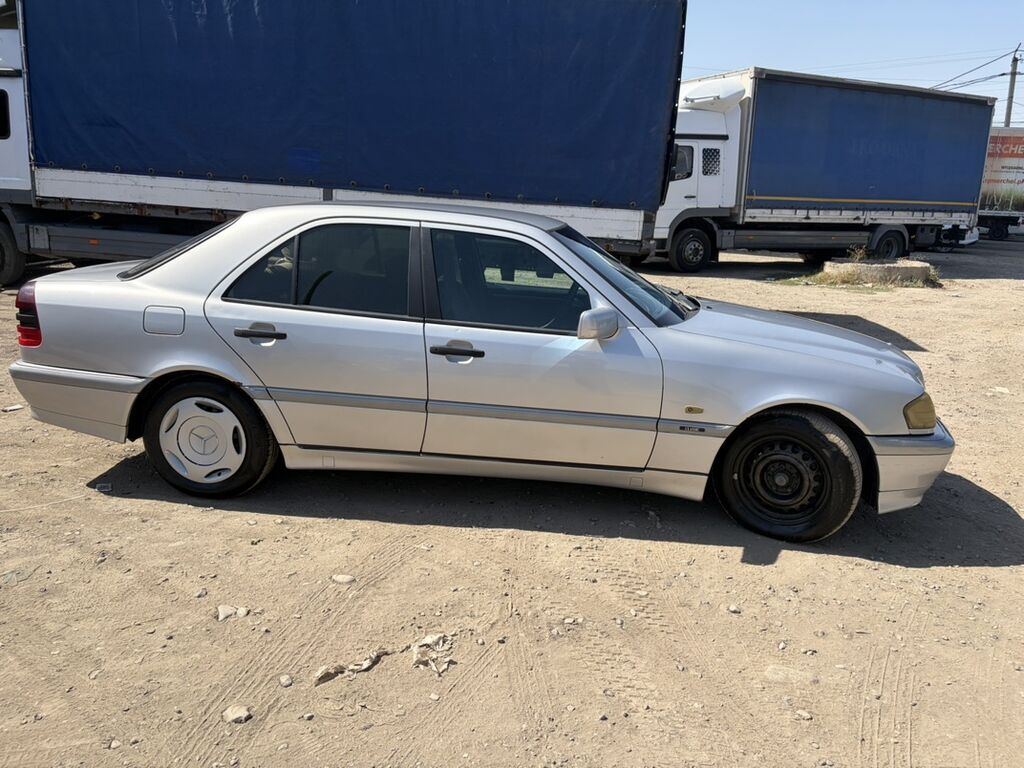 Mercedes-Benz C-Class: 1999 г., 1.8 л, Механика, Бензин, Седан: фото 3