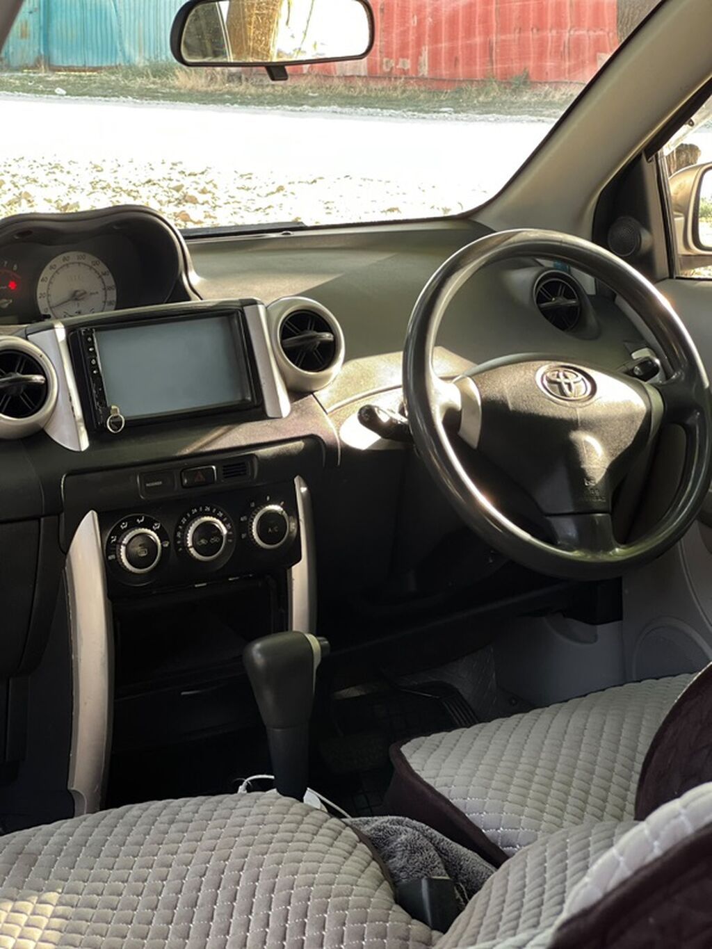 Toyota Ist: 2003 г., 1.3 л, Автомат, Бензин, Хэтчбэк: фото 4