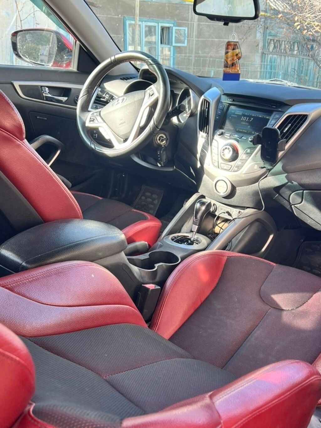 Hyundai Veloster: 2012 г., 1.6 л, Автомат, Бензин, Хэтчбэк: фото 5