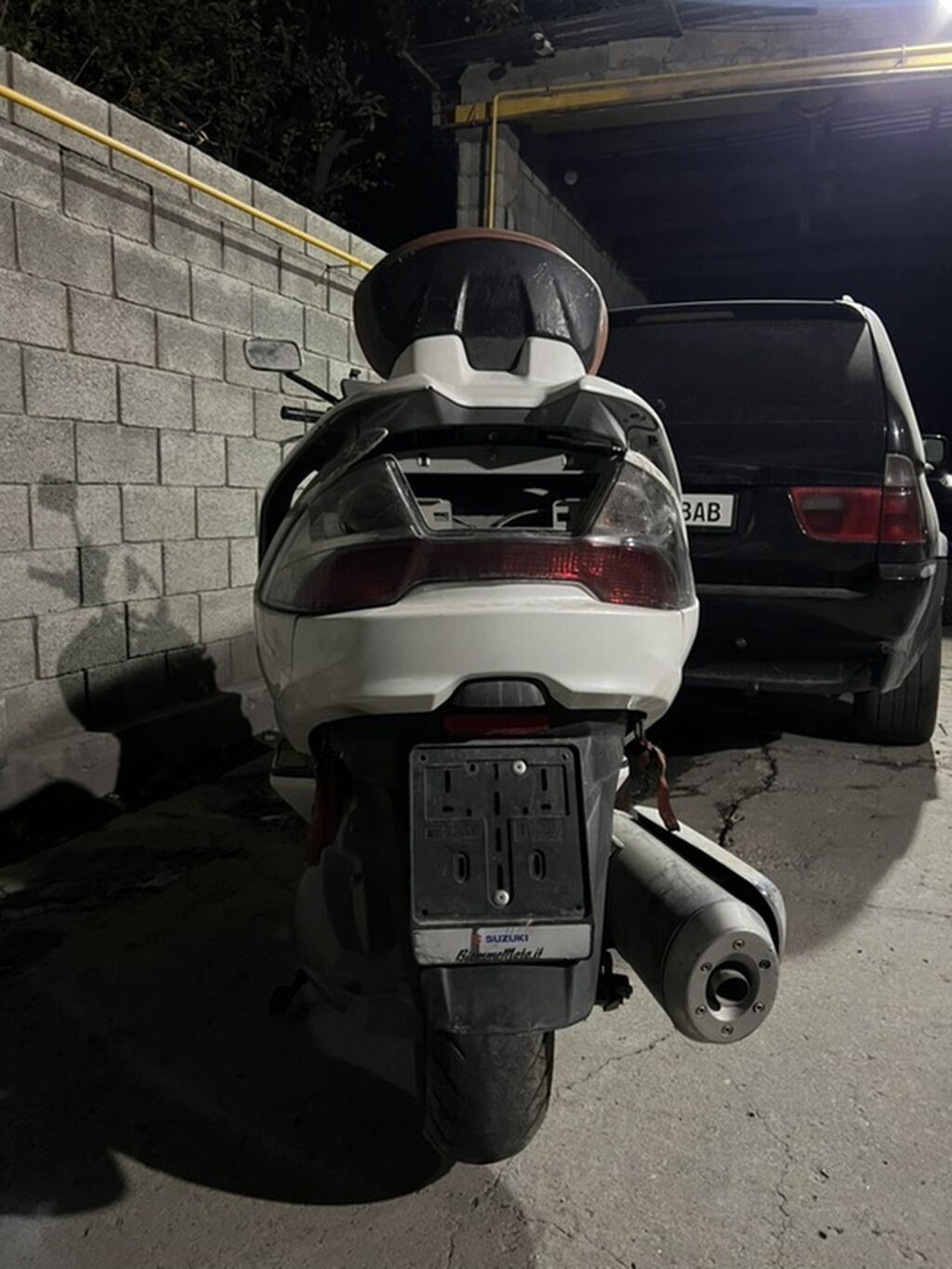Макси‑скутер Suzuki Burgman (серия 400) в комплектации для дальних: фото 6