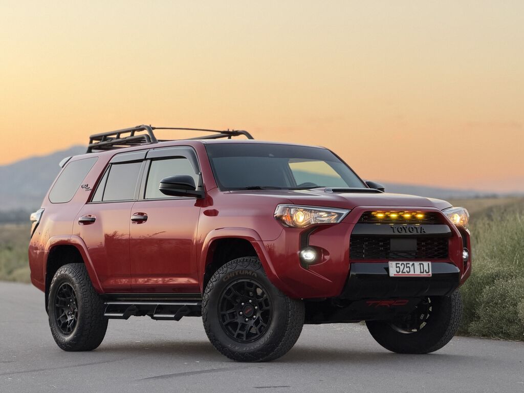 Toyota 4Runner: 2021 г., 4 л, Автомат, Бензин, Внедорожник: фото 2