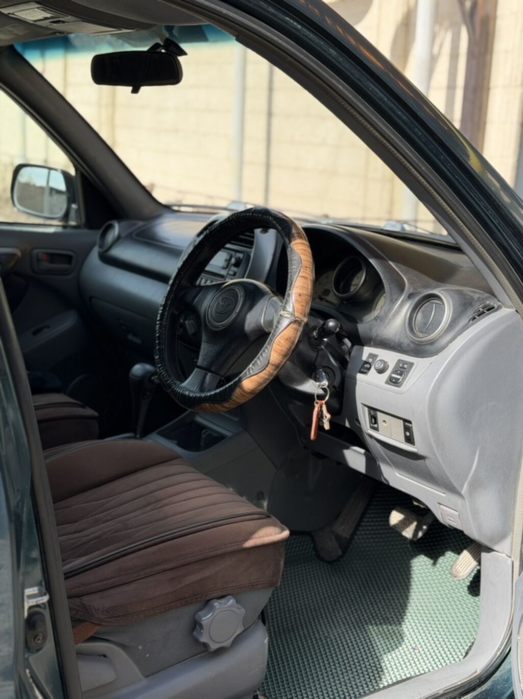 Toyota RAV4: 2002 г., 2 л, Автомат, Бензин, Кроссовер: фото 8