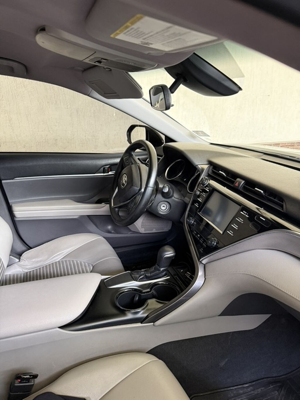 Toyota Camry: 2018 г., Автомат, Седан: фото 2