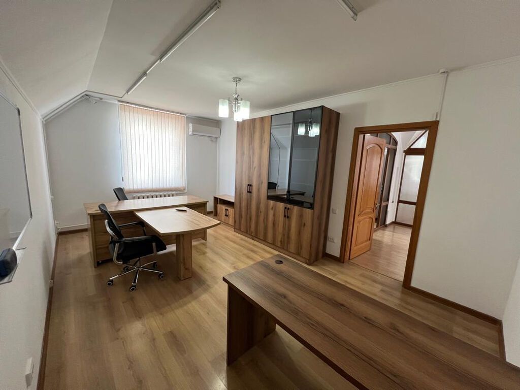 200 м², 7 комнат, Мед Академия, Без животных: фото 3