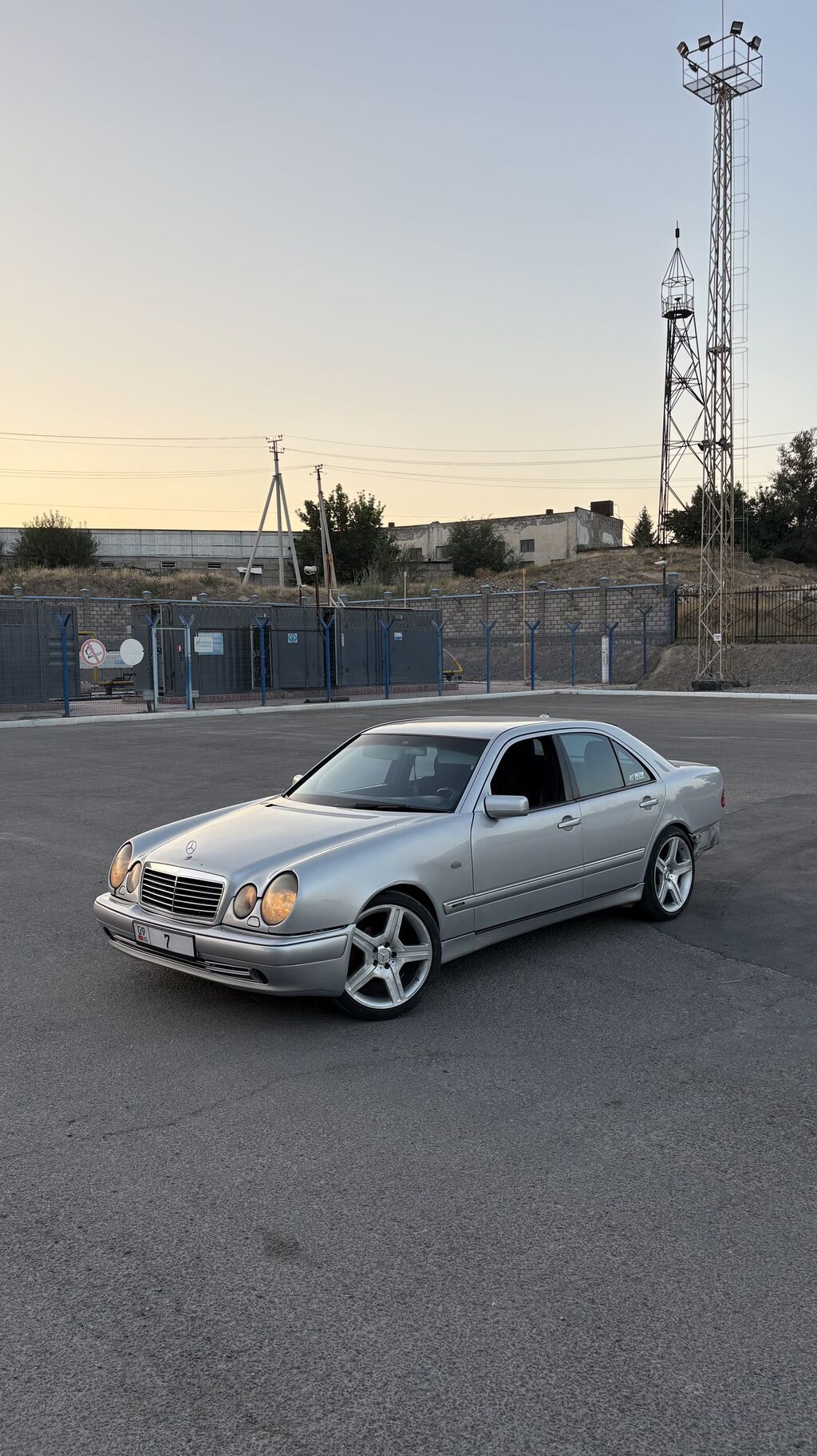 Mercedes-Benz E-Class: 1998 г., 3.2 л, Автомат, Бензин, Седан: фото 2