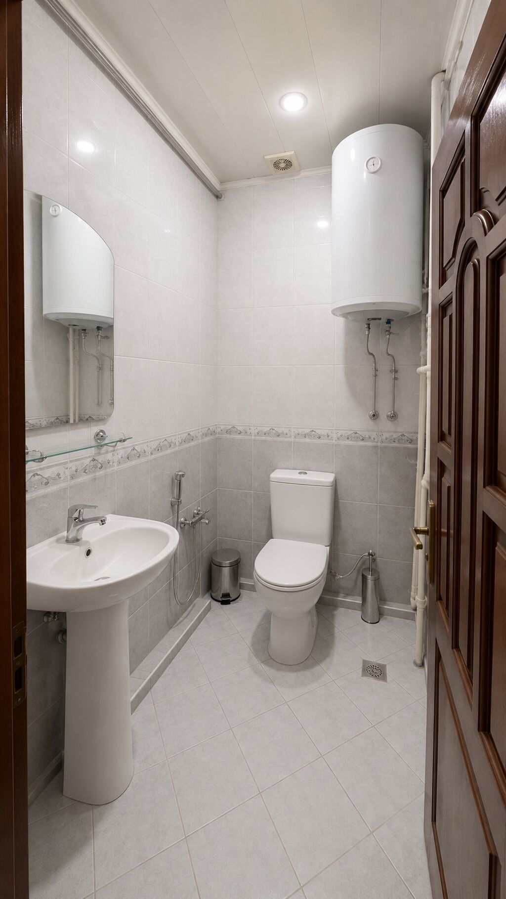 Bakı, 8-ci kilometr, 3 otaqlı, Köhnə tikili, m. Qara Qarayev, 135 kv. m