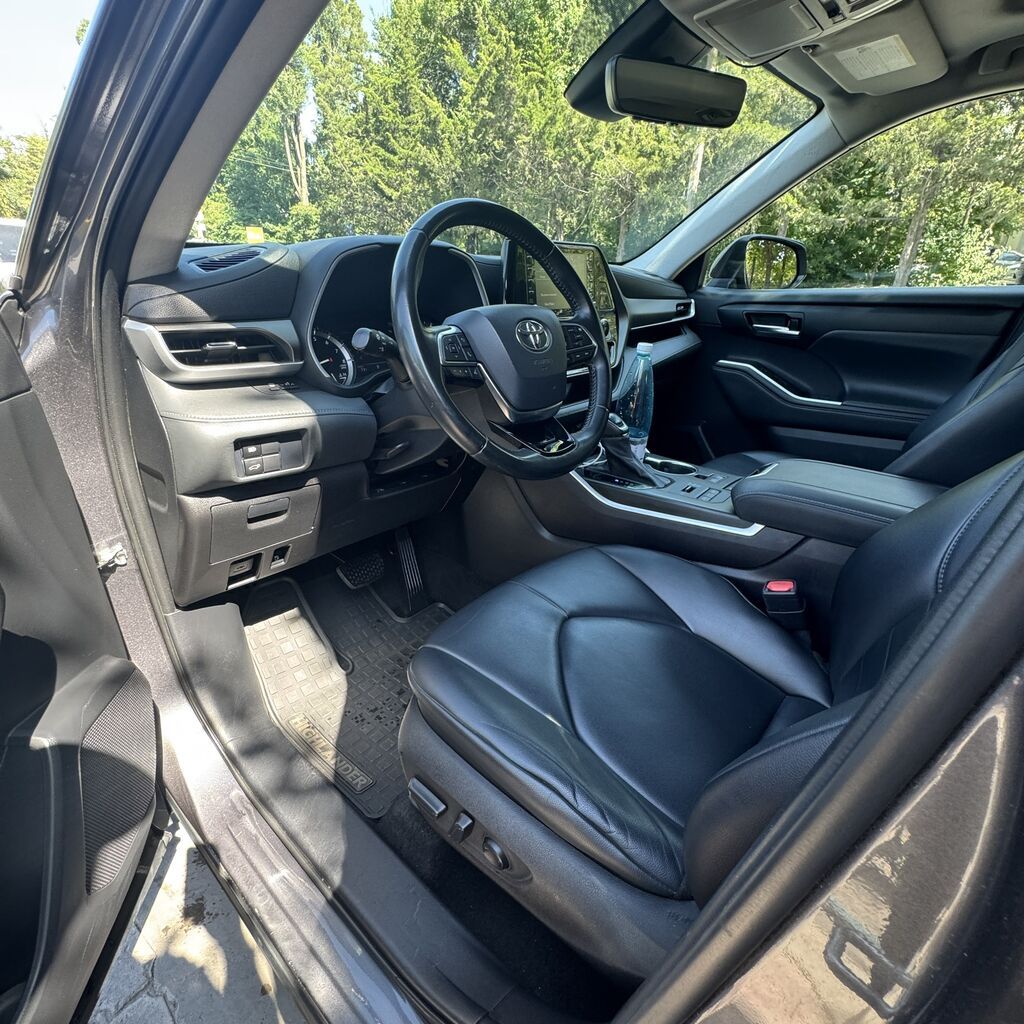 Toyota Highlander: 2021 г., 3.5 л, Автомат, Бензин, Кроссовер — фото 4