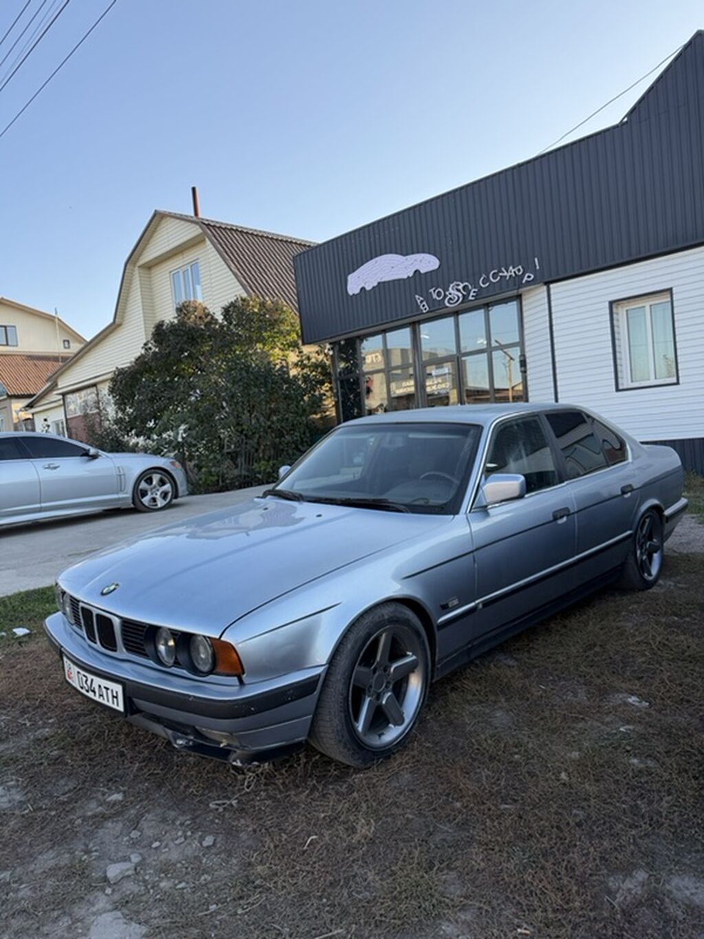 BMW 5 series: 1989 г., 3 л, Механика, Бензин, Седан: фото 3