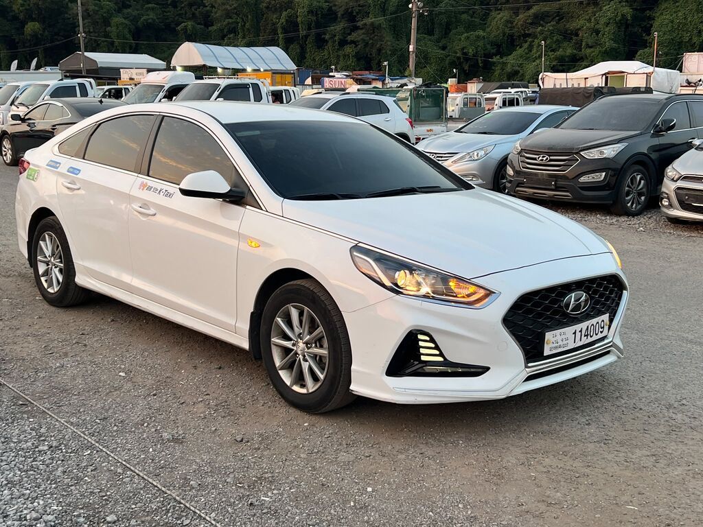 Hyundai Sonata: 2022 г., 2 л, Автомат, Газ, Седан: фото 1