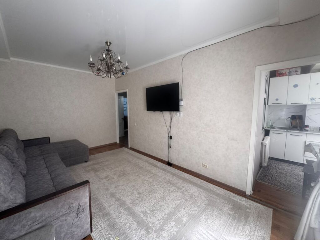 3 комнаты, 48 м², 104 серия, 2 этаж, Косметический ремонт: фото 2
