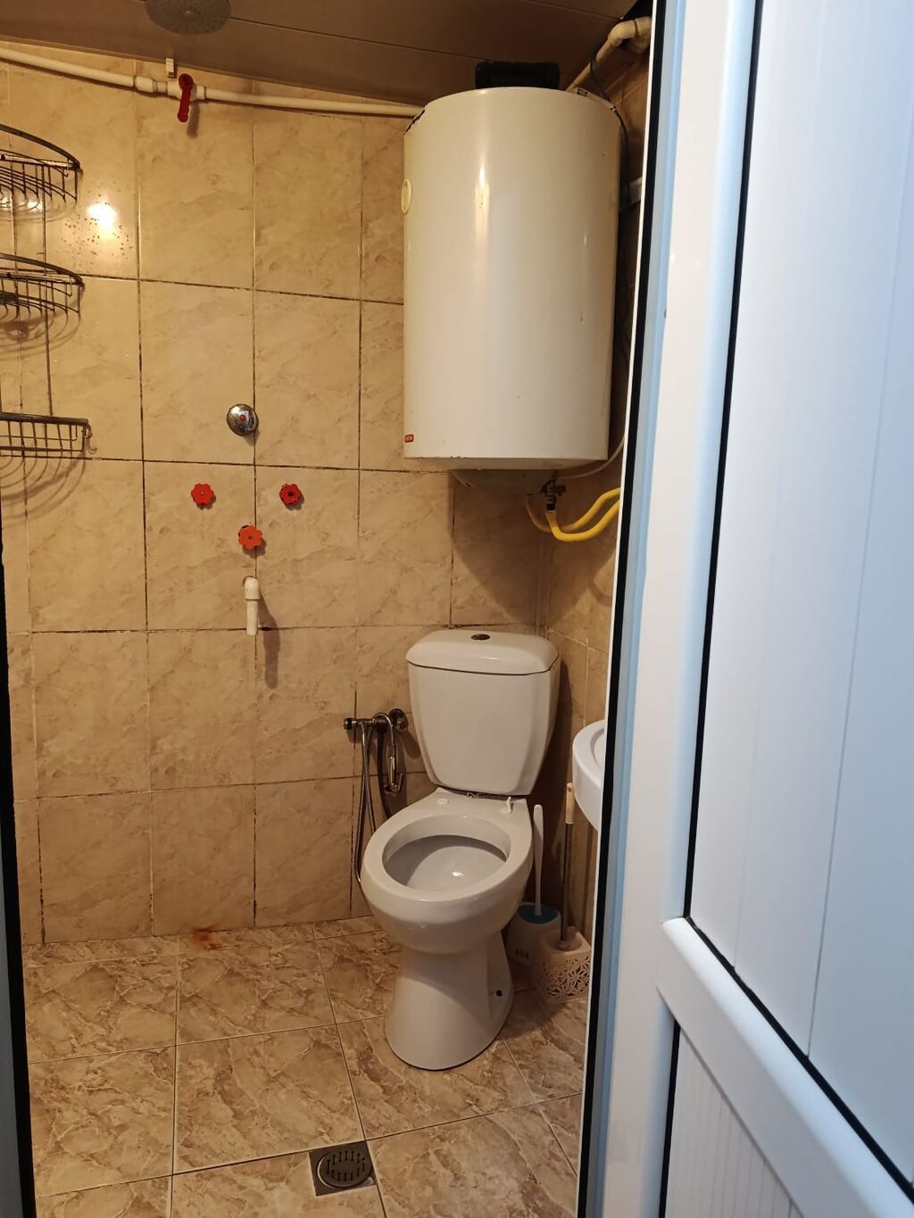 Bakı, 2 otaqlı, Köhnə tikili, m. Xalqlar Dostluğu, 30 kv. m
