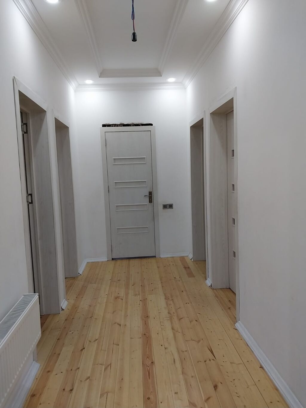 6 otaqlı, 220 kv. m, Yeni təmirli