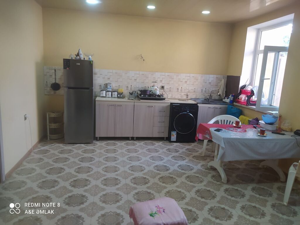 3 otaqlı, 96 kv. m, Kredit yoxdur, Orta təmir