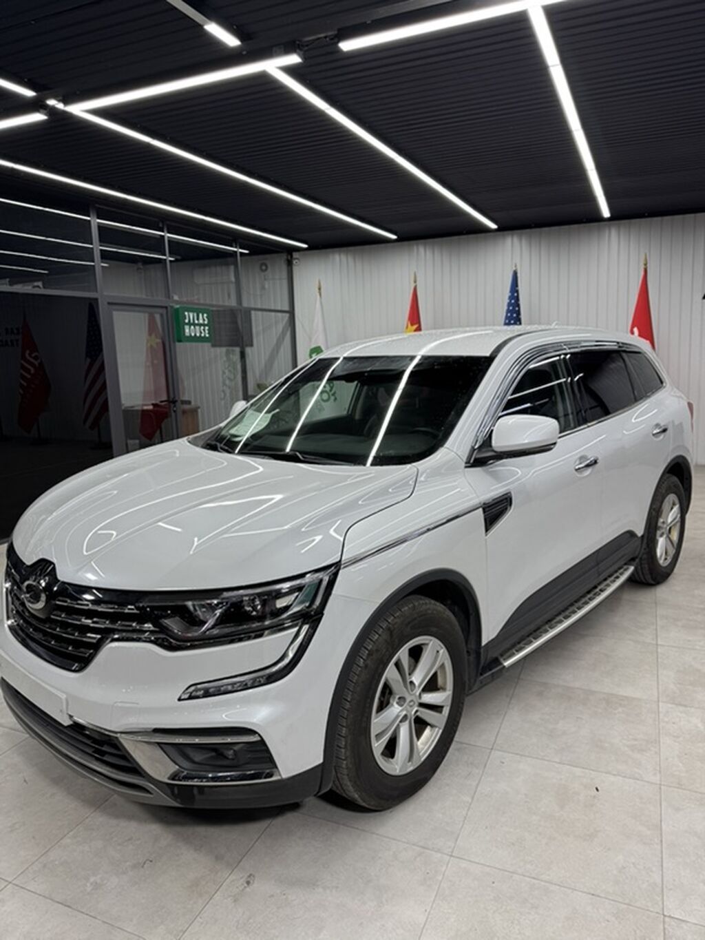 Продаю свежепривезённый из Кореи Samsung QM6. Автомобиль в идеальном