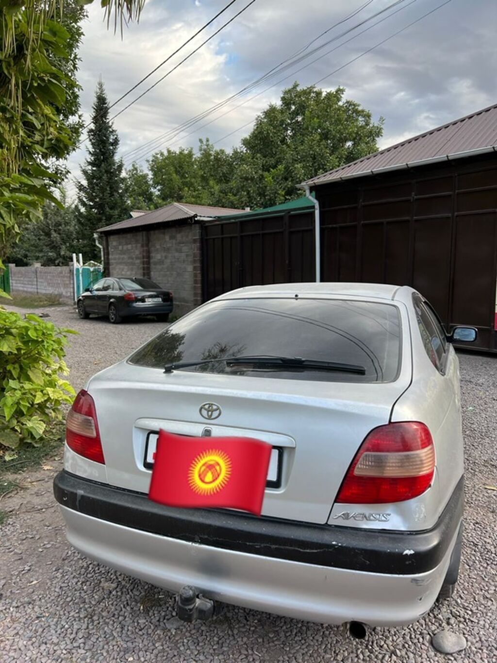 Toyota Avensis: 2002 г., 1.8 л, Автомат, Бензин, Лифтбек: фото 2