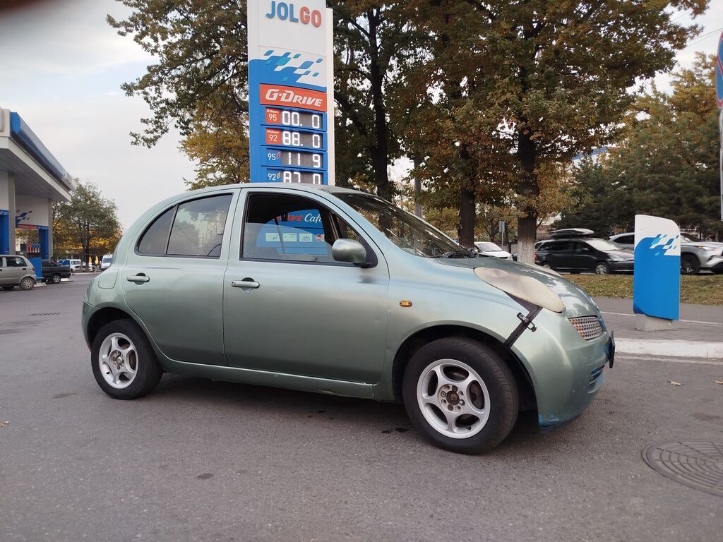 Nissan March: 2002 г., 1.4 л, Автомат, Бензин, Хэтчбэк: фото 3