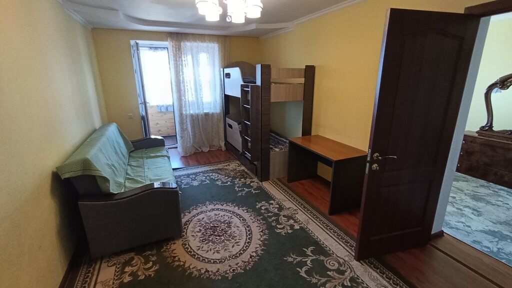 3‑комнатная квартира с мебелью и техникой Планировка: - Просторная: фото 4