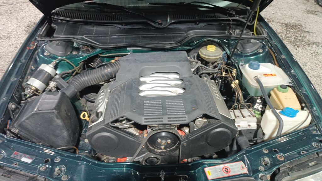 Audi V8: 1993 г., 2.6 л, Механика, Бензин, Седан: фото 2