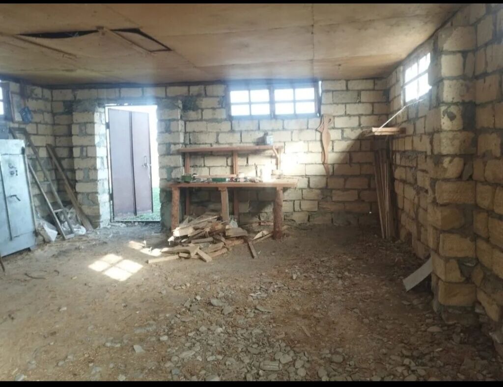 84 sot, Tikinti, Mülkiyyətçi, Bələdiyyə