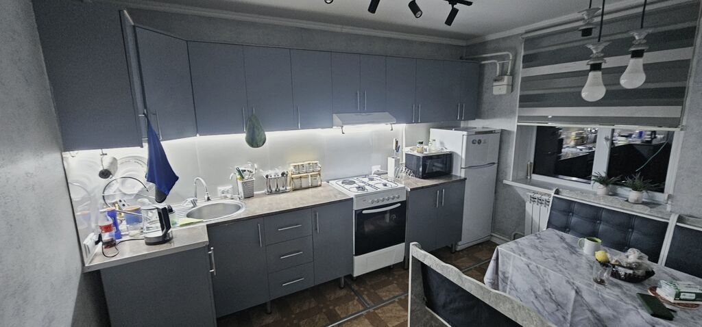 6 комнат и более, 550 м², 550 соток, Ош, Таатан ТЦ, Собственник: фото 1