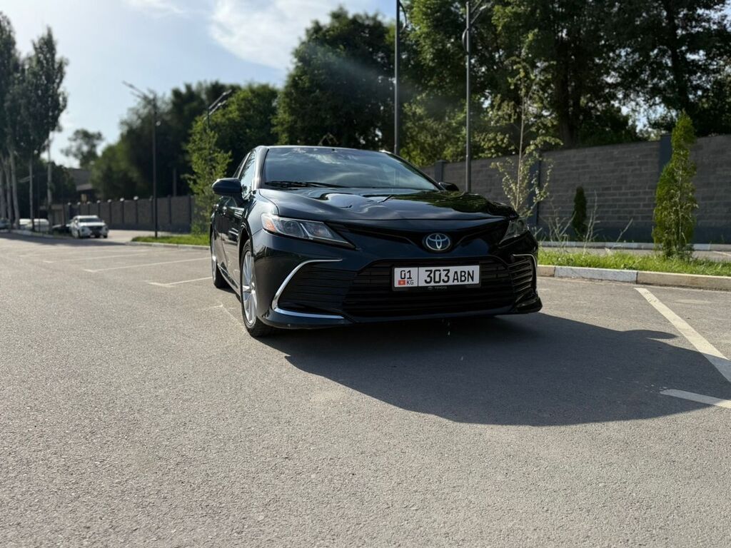 Toyota Camry: 2021 г., 2.5 л, Автомат, Бензин, Седан: фото 2