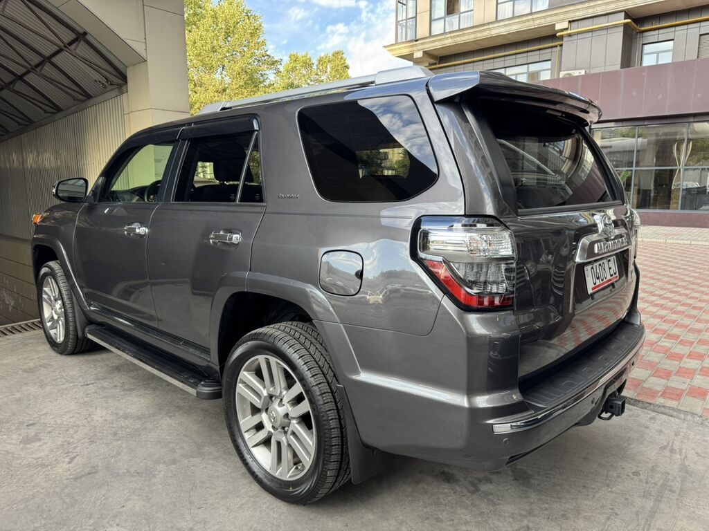 Toyota 4Runner: 2020 г., 4 л, Автомат, Бензин, Внедорожник: фото 6