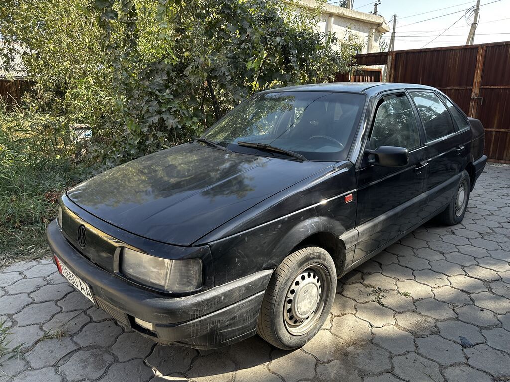 Volkswagen Passat: 1992 г., 2 л, Механика, Бензин, Седан: фото 2