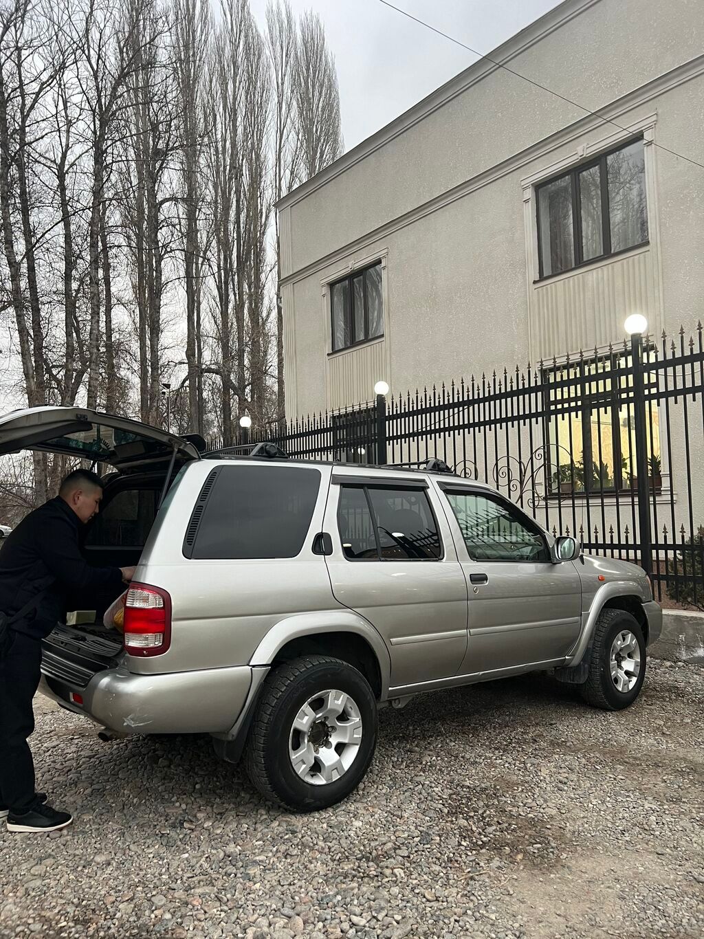 Nissan Pathfinder: 2001 г., 3.5 л, Автомат, Газ, Внедорожник — фото 3