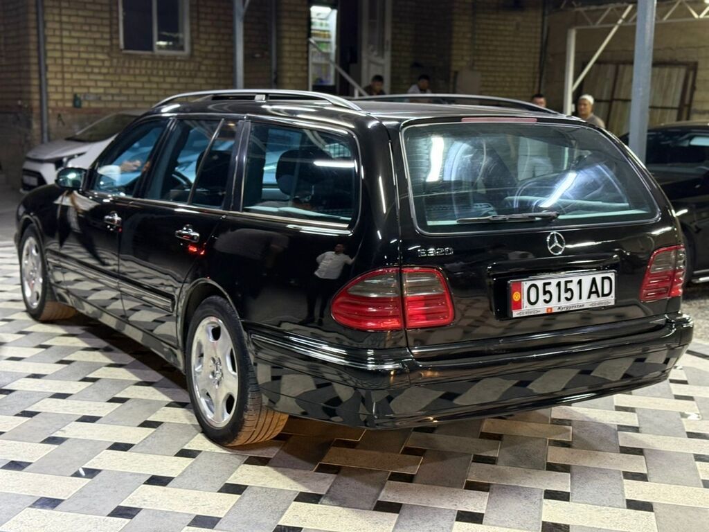 Mercedes-Benz E-Class: 2000 г., 3.2 л, Автомат, Бензин, Универсал: фото 3