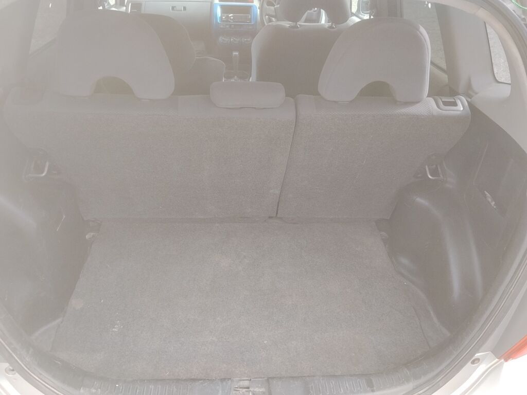 Honda Fit: 2001 г., 1.3 л, Автомат, Бензин, Хэтчбэк: фото 7