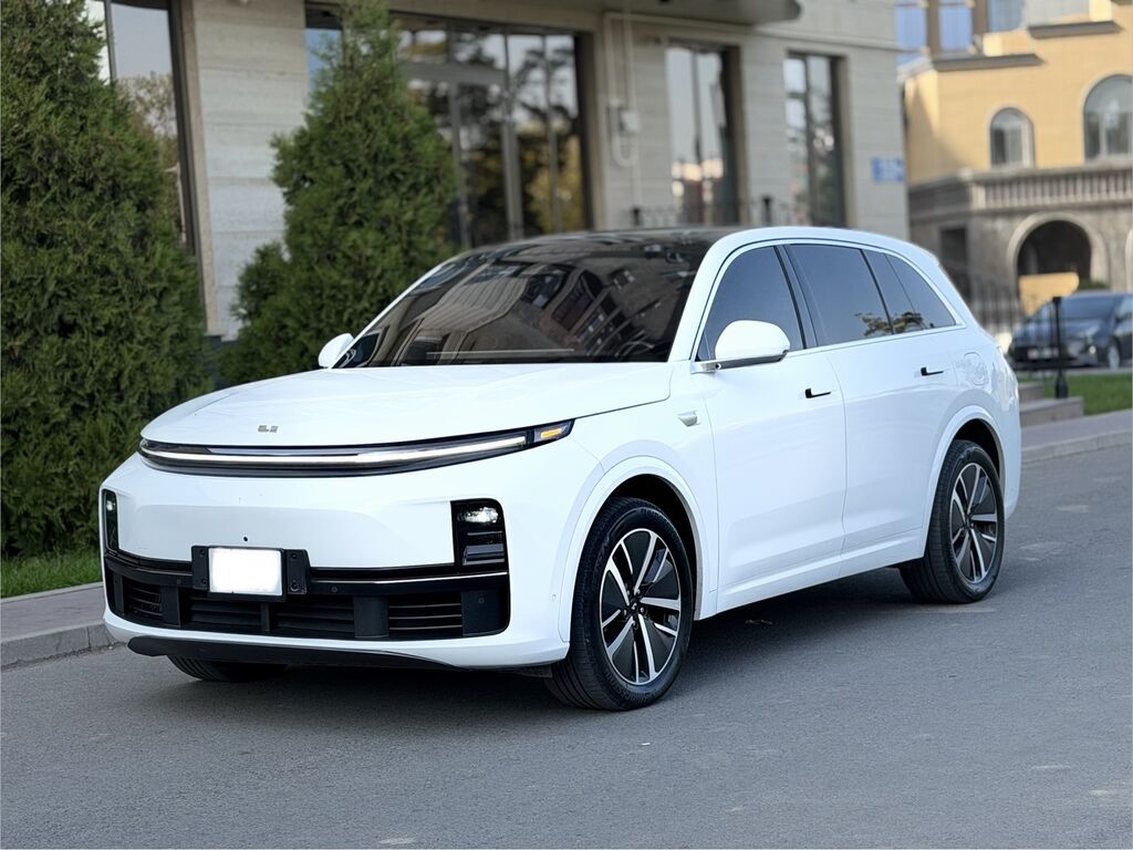 Lixiang L7: 2024 г., 1.5 л, Вариатор, Электромобиль, Внедорожник: фото 2